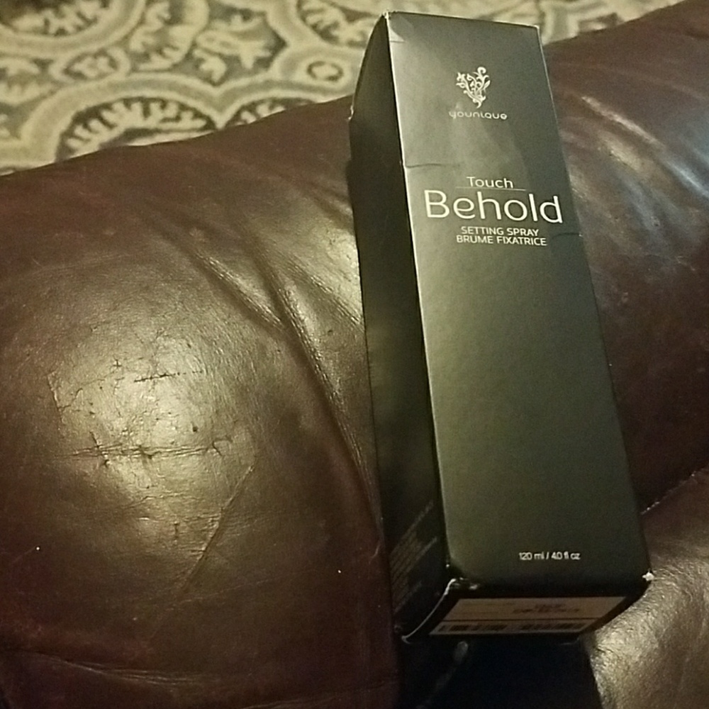 Younique Touch Behold Setting Spray